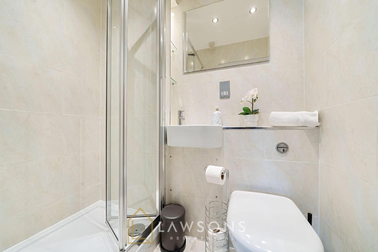 Stylish Living By Lawsons - 3 En Suites ويندسور المظهر الخارجي الصورة