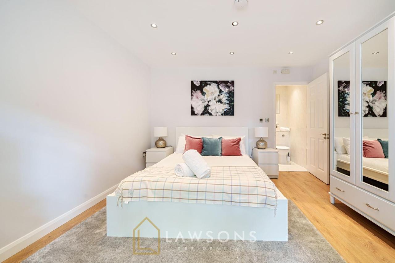 Stylish Living By Lawsons - 3 En Suites ويندسور المظهر الخارجي الصورة