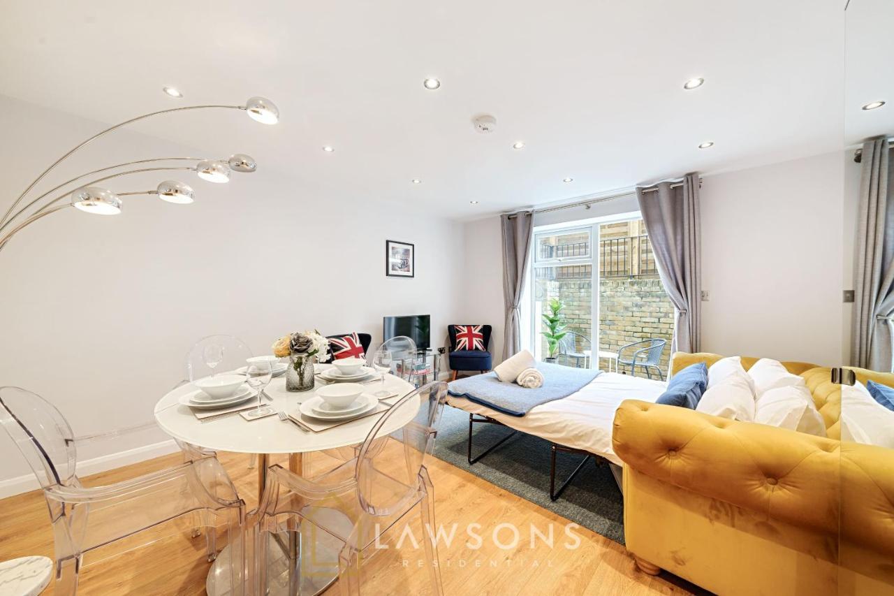 Stylish Living By Lawsons - 3 En Suites ويندسور المظهر الخارجي الصورة