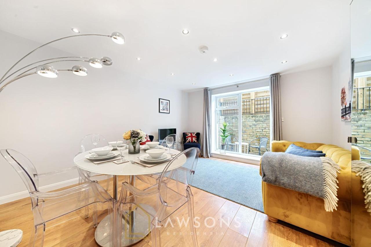 Stylish Living By Lawsons - 3 En Suites ويندسور المظهر الخارجي الصورة
