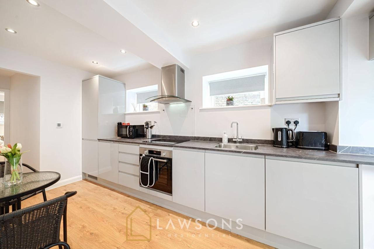 Stylish Living By Lawsons - 3 En Suites ويندسور المظهر الخارجي الصورة
