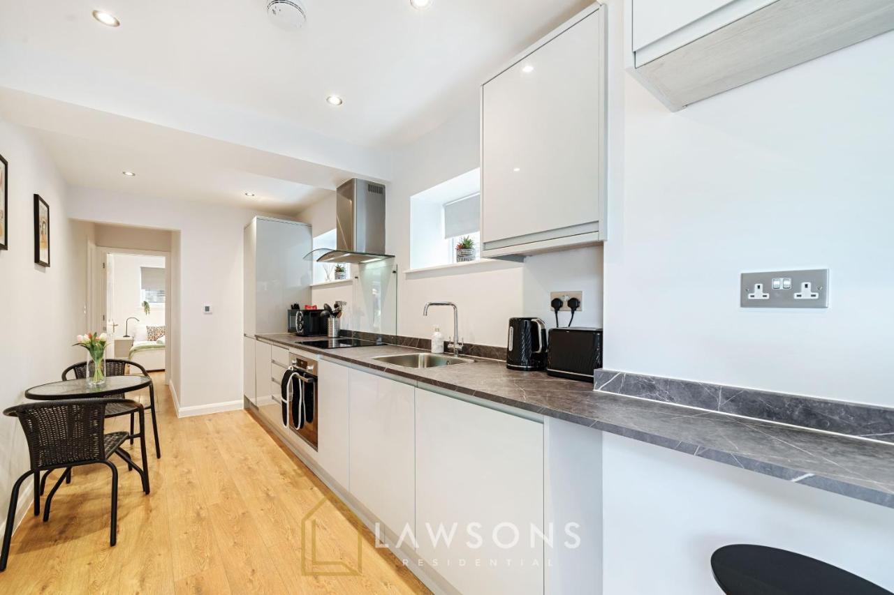 Stylish Living By Lawsons - 3 En Suites ويندسور المظهر الخارجي الصورة