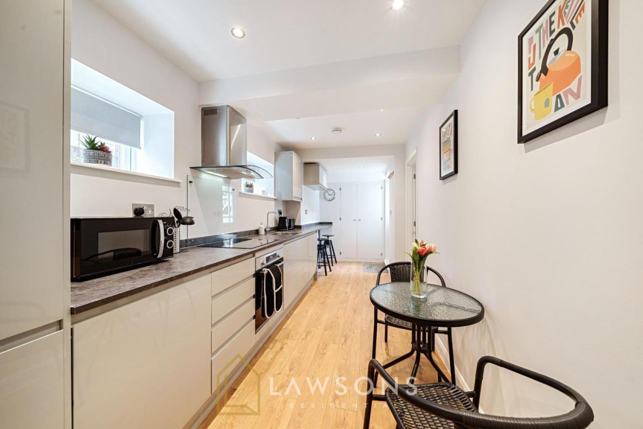Stylish Living By Lawsons - 3 En Suites ويندسور المظهر الخارجي الصورة
