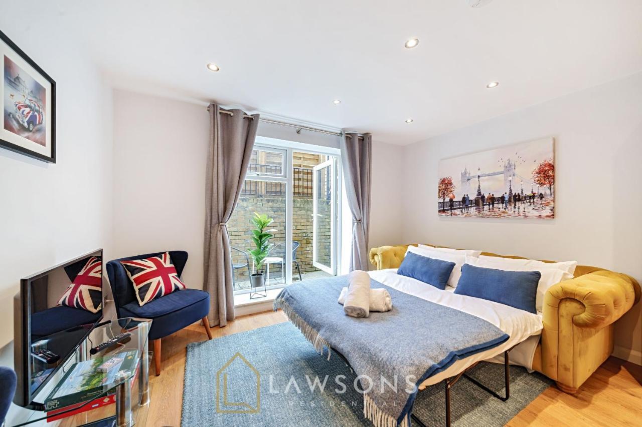 Stylish Living By Lawsons - 3 En Suites ويندسور المظهر الخارجي الصورة